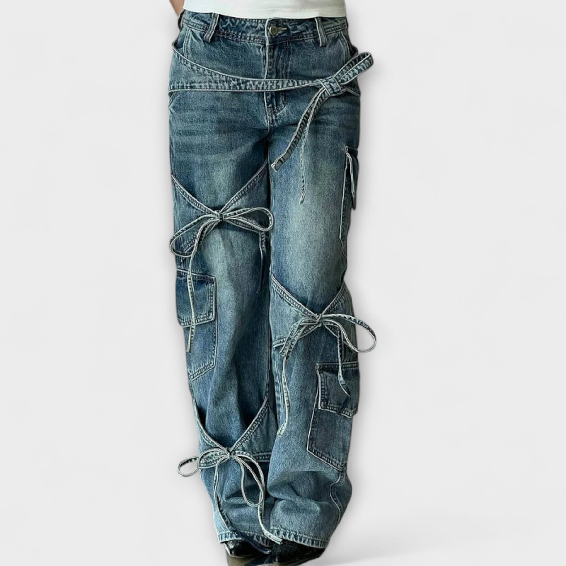 Denara – Jeans larghi con elementi di legatura