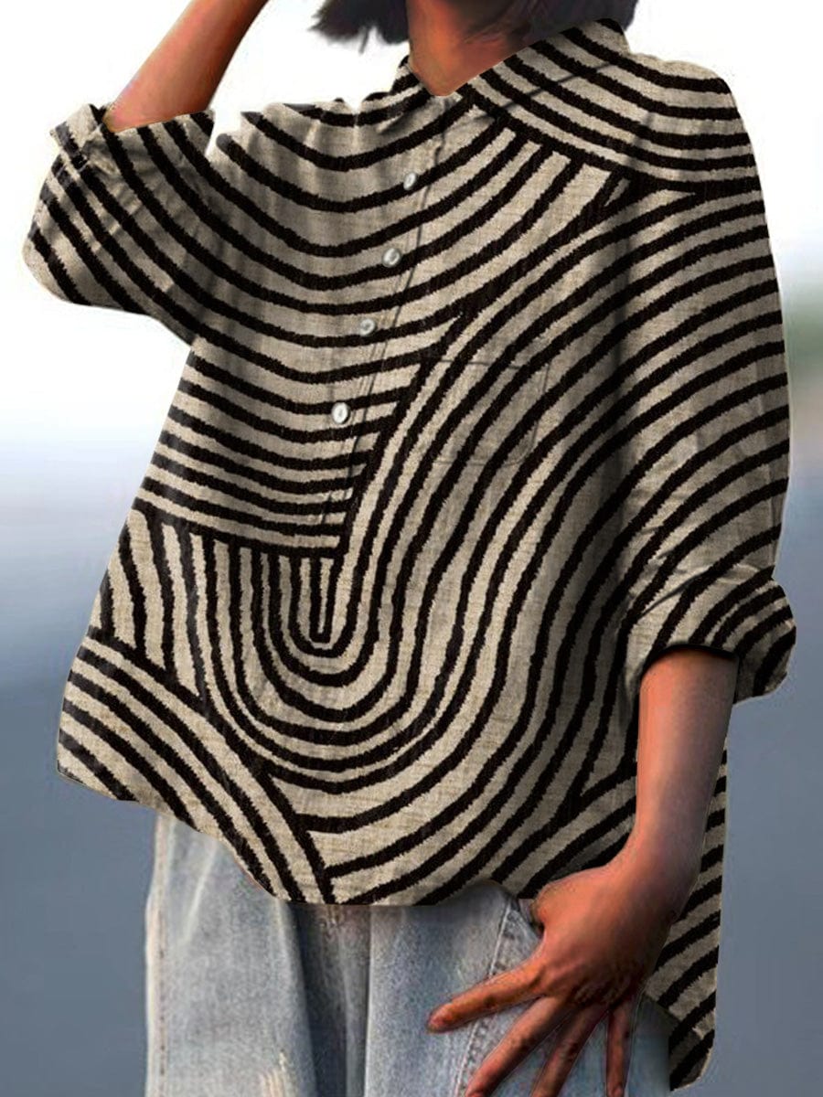 "Abigail | Elegante Blusa Estiva Leggera" could be rewritten as "Abigail | Chic Lightweight Summer Blouse".